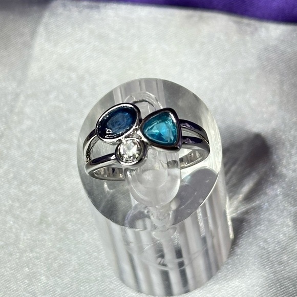 Silver & Blue Gemstone Cluster Ring – Size 7 – NWOT - Picture 7 of 17